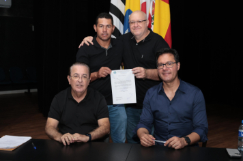 Foto - VEREADOR ALEX BUSCA RECURSOS PARA INFRAESTRUTURA ASFÁLTICA  PAVIMENTAÇÃO.